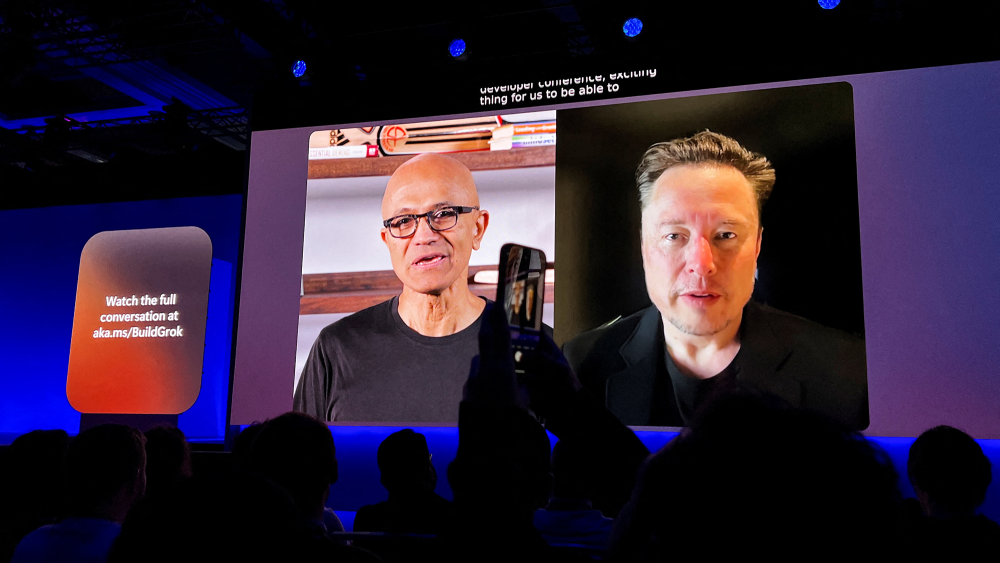 Microsoft alojará chatbot de Elon Musk en su nube